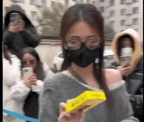 娱乐吃瓜爆料都是真的吗,吃瓜爆料,真相与谣言的交织 第3张 娱乐吃瓜爆料都是真的吗,吃瓜爆料,真相与谣言的交织 第3张